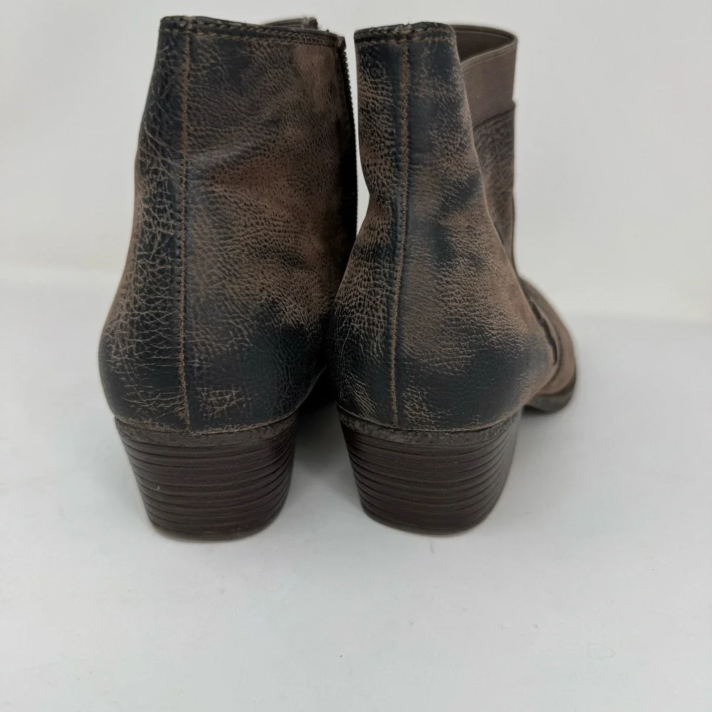 Womens Shawna Brown Faux Leather Distressed Ankle‎ Boots Side Zip Block Heel 10M